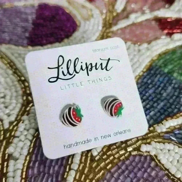 🍓🍫Lilliput Chocolate covered strawberry earrings - Picture 1 of 1